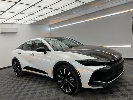 2025 Toyota Crown Platinum