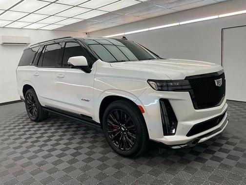 Crystal White Tricoat 2024 Cadillac Escalade V-Series