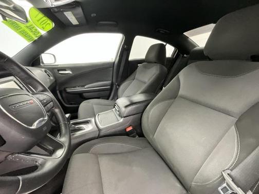 2017 Dodge Charger SE