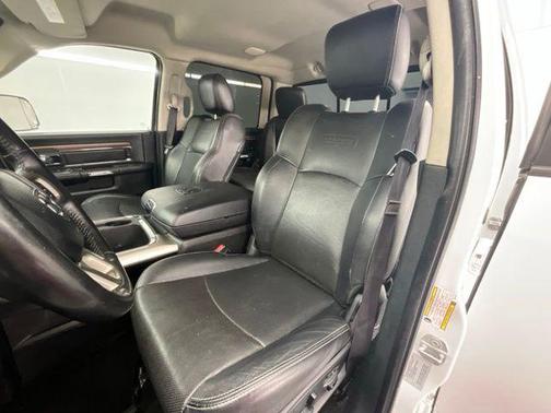 Bright White Clearcoat 2016 RAM 2500 Laramie