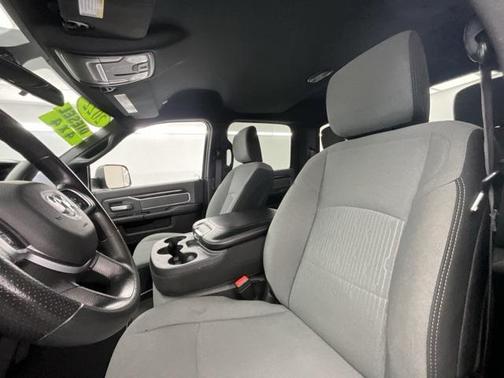 2022 RAM 3500 Big Horn Crew Cab 4x4 8' Box