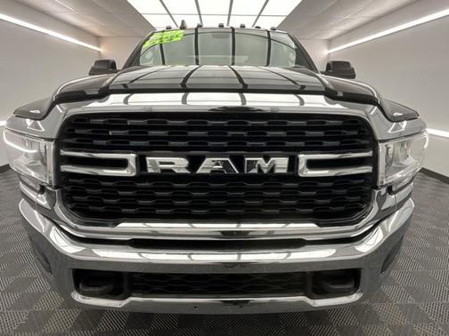 2022 RAM 3500 Big Horn Crew Cab 4x4 8' Box