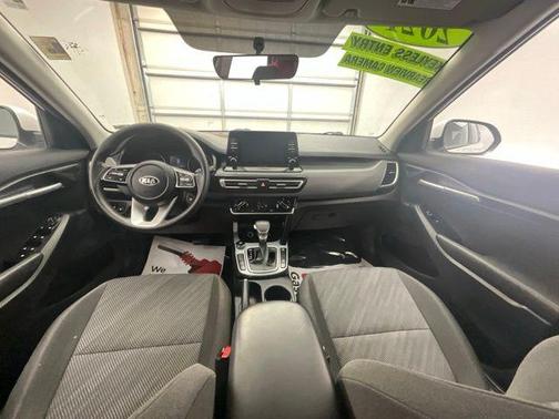Snow White Pearl 2021 Kia Seltos LX