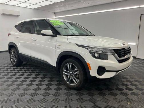 Snow White Pearl 2021 Kia Seltos LX