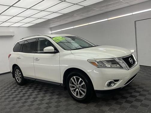 2016 Nissan Pathfinder SV