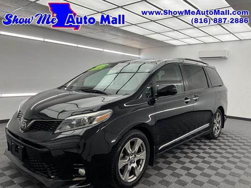 2019 Toyota Sienna SE