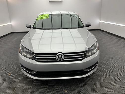 2014 Volkswagen Passat 2.5L Wolfsburg Edition