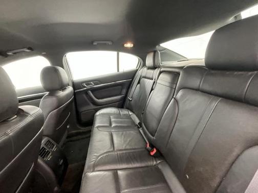 2015 Lincoln MKS Base