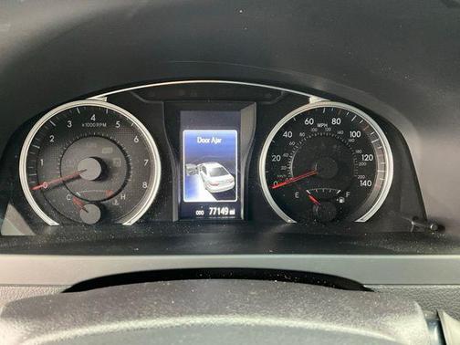 Blizzard Pearl 2015 Toyota Camry SE