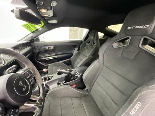 2017 Ford Shelby GT350 Base