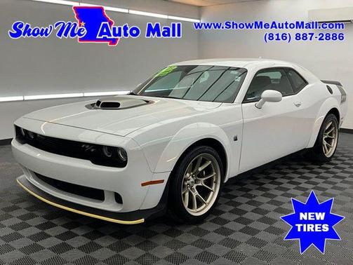 White Knuckle Clearcoat 2023 Dodge Challenger R/T Scat Pack Widebody