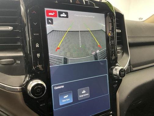 2022 RAM 2500 Laramie Crew Cab 4x4 6'4' Box