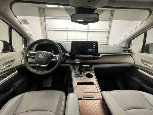 2021 Toyota Sienna XLE 7 Passenger