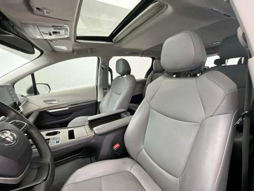 2021 Toyota Sienna XLE 7 Passenger