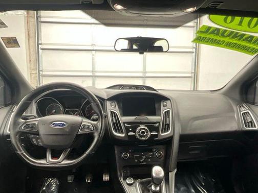 Oxford White 2016 Ford Focus ST