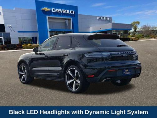 2023 Porsche Macan Base