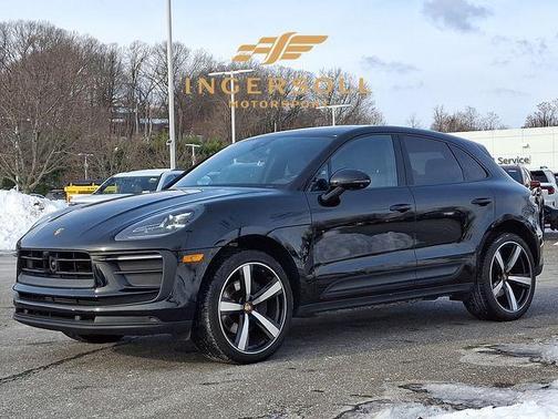 2023 Porsche Macan Base