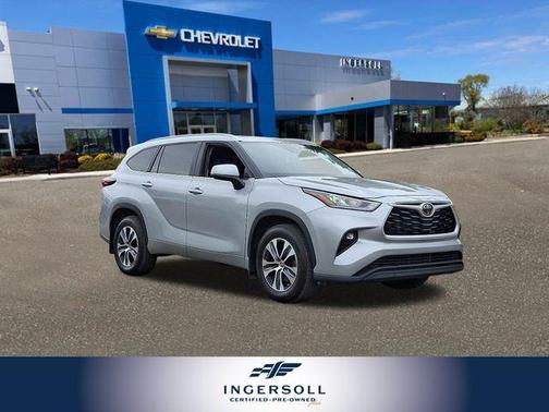 2024 Toyota Highlander LE