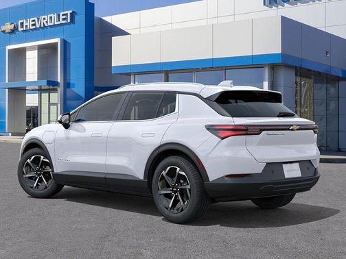 2026 Chevrolet Equinox EV LT 2