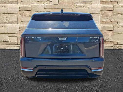 Deep 2025 Cadillac Escalade IQ Luxury 2