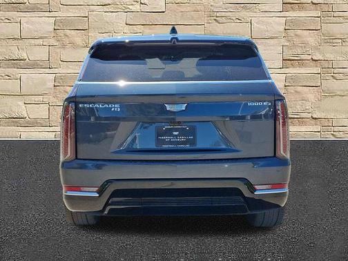 Deep 2026 Cadillac Escalade IQ Luxury