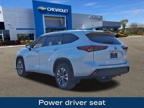 2023 Toyota Highlander Hybrid XLE