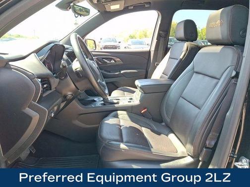 Mosaic Black Metallic 2023 Chevrolet Traverse High Country