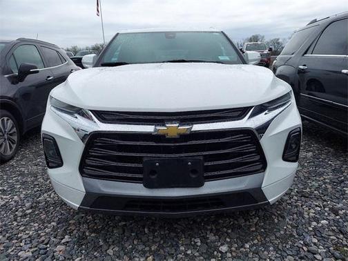 Photo 2 of 4 of 2019 Chevrolet Blazer Premier