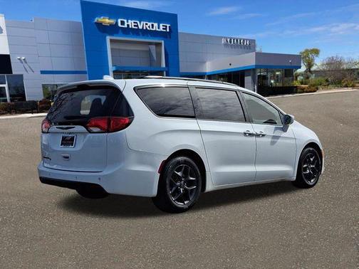 2019 Chrysler Pacifica Touring-L Plus