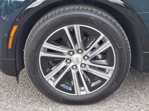Emerald 2024 Cadillac LYRIQ Luxury