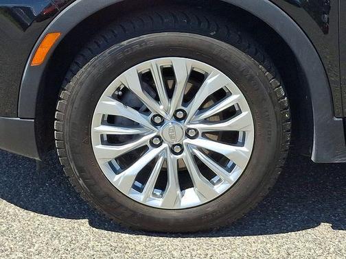 Stellar Black Metallic 2024 Cadillac XT4 Luxury