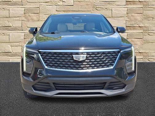 Stellar Black Metallic 2024 Cadillac XT4 Luxury