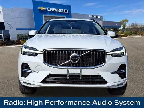 2022 Volvo XC60 B5 Momentum