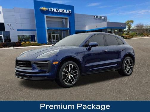 2022 Porsche Macan Base