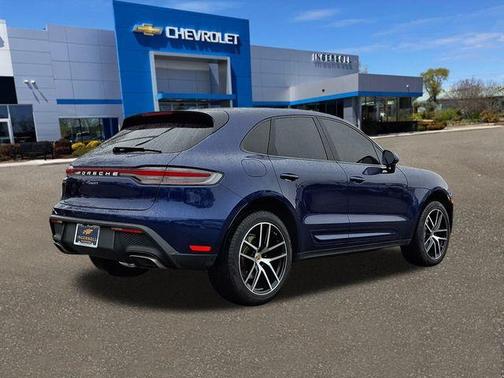 2022 Porsche Macan Base