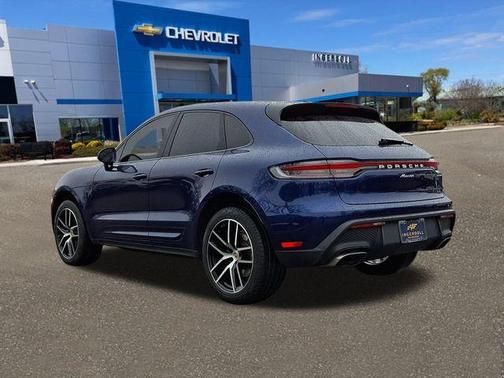2022 Porsche Macan Base