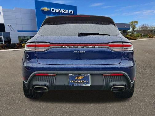 2022 Porsche Macan Base