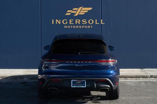 2022 Porsche Macan Base