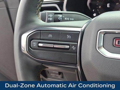 Summit White 2024 GMC Canyon AT4