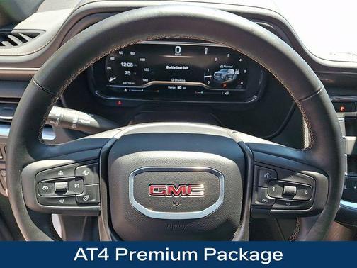 Summit White 2024 GMC Yukon AT4