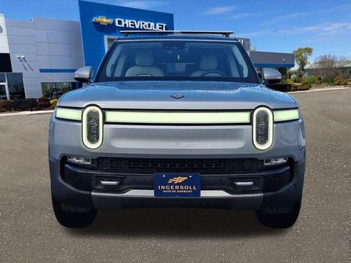 2024 Rivian R1S Adventure