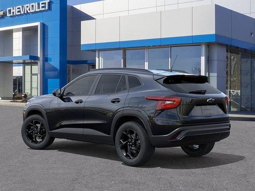Mosaic Black Metallic 2026 Chevrolet Trax LT