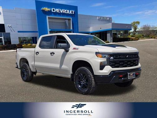 White Sand 2026 Chevrolet Silverado 1500 Custom Trail Boss