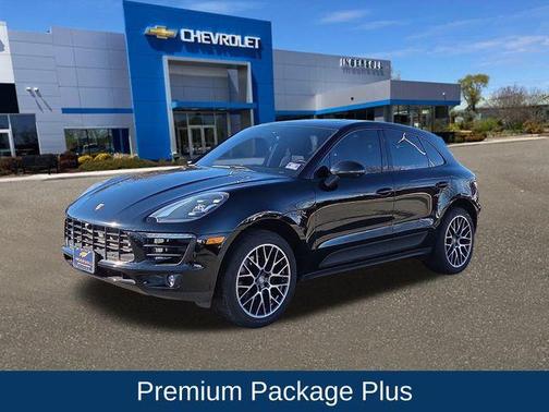 2017 Porsche Macan Base