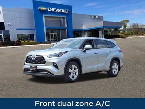 2022 Toyota Highlander LE