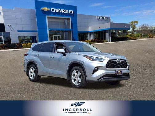 2022 Toyota Highlander LE