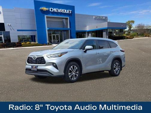 2024 Toyota Highlander LE