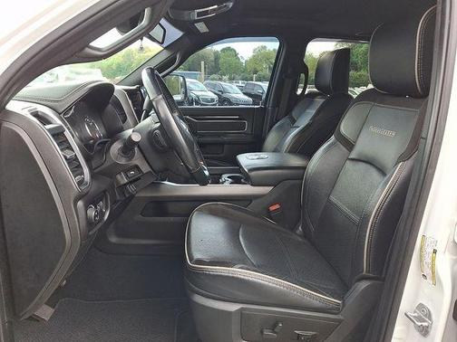Bright White Clearcoat 2022 RAM 3500 Laramie