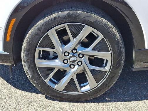 Crystal White Tri-Coat 2025 Cadillac OPTIQ Luxury