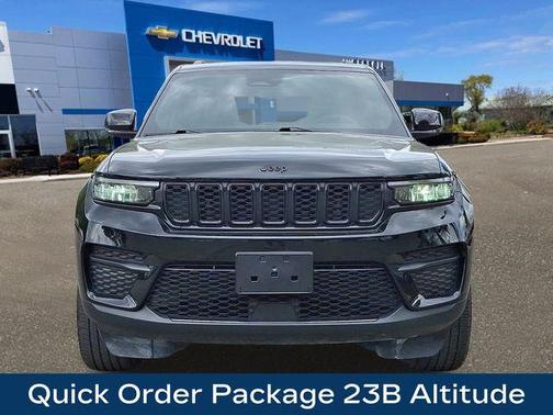 2023 Jeep Grand Cherokee Altitude